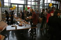 Andrang am Kuchenverkauf