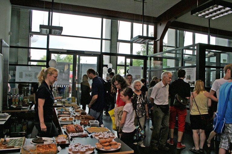 Unser Kuchenbasar zur Rettung alter Bücher