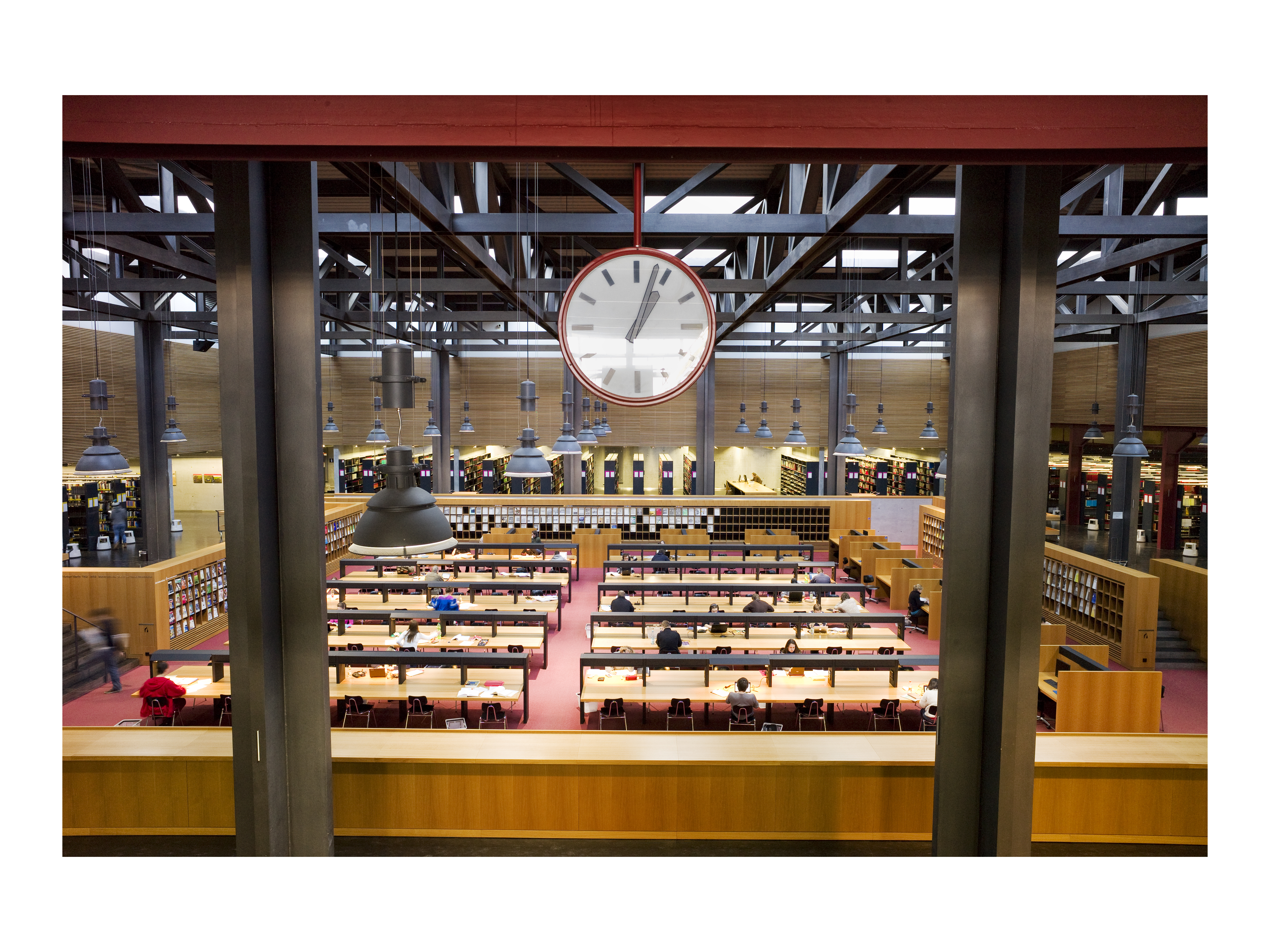 Humboldt-Universität zu Berlin - Universitätsbibliothek - Erwin-Schrödinger-Zentrum - Lesesaal Uhr