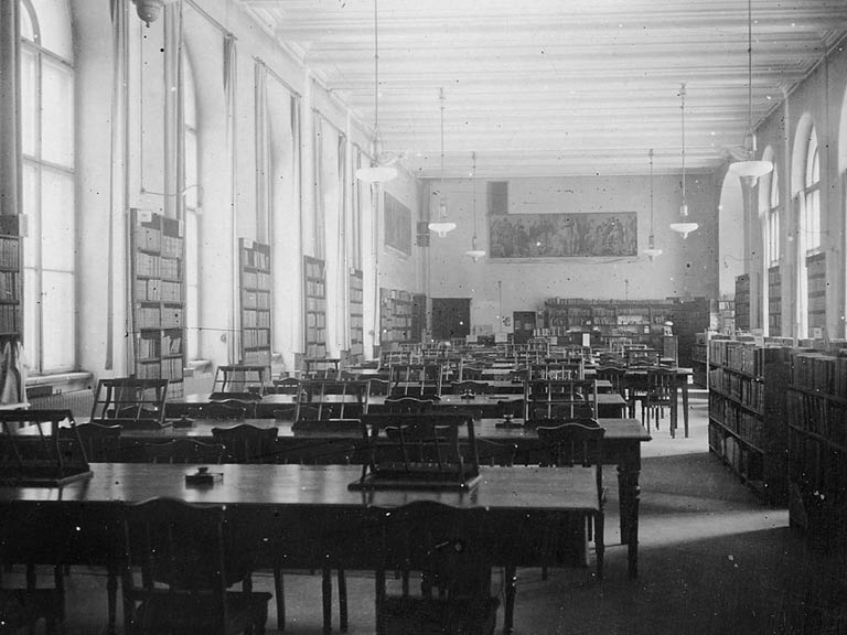 Buildings of the University Library of Humboldt University in Berlin: "Universitätsstraße 7 reading Room" 1910